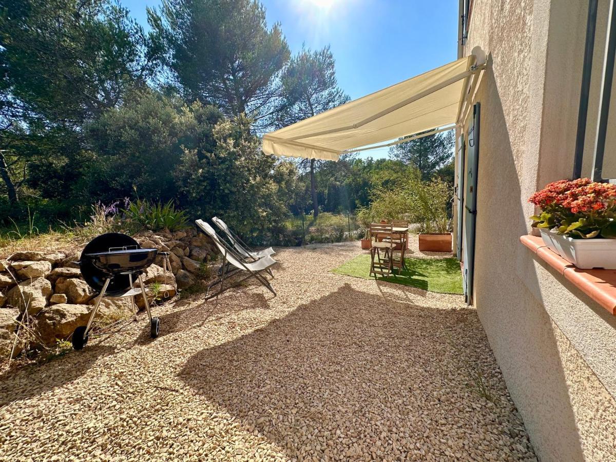 Paisible Studio Tout Neuf En Lisiere De Foret Peyrolles-en-Provence Exterior photo